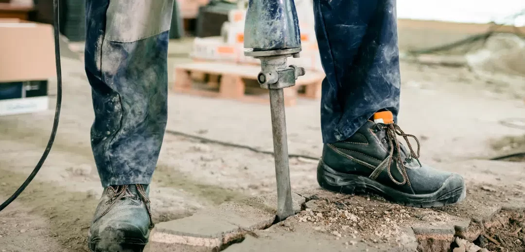 Cosa sono le vibrazioni mano braccio e quali patologie fisiche causano ai lavoratori